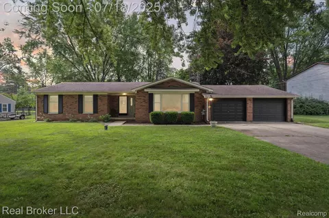 1416 Woodnoll Dr, Flint, MI 48507