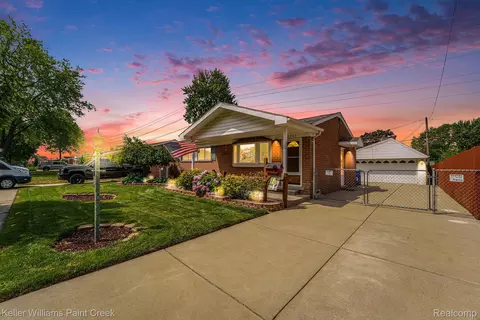 30567 Flanders Ave, Warren, MI 48088