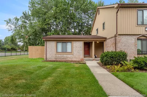 41523 Bedford Dr, Canton, MI 48187