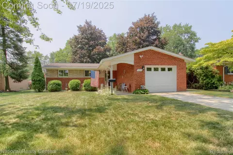 22073 Tredwell Ave, Farmington Hills, MI 48336
