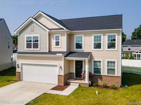 520 Lake Vlg, Waterford, MI 48328