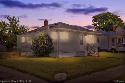22174 Rein Ave, Eastpointe, MI 48021