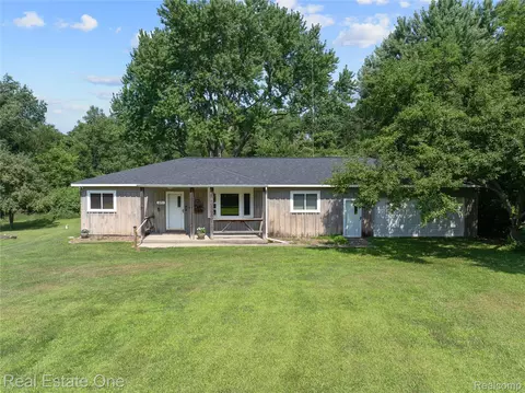271 Rush Lake Rd, Putnam, MI 48169