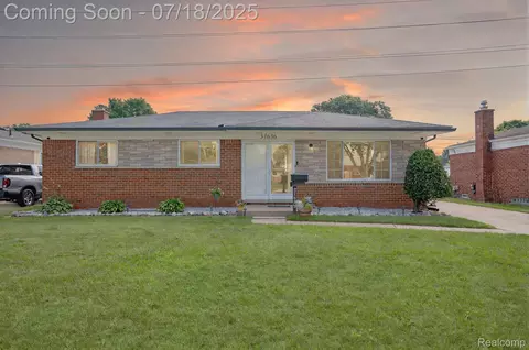31636 Blair Dr, Warren, MI 48092
