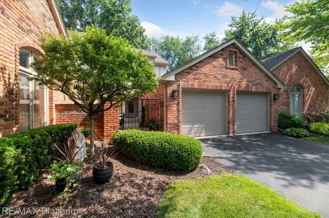 24030 Bingham Pointe Dr #3, Bingham Farms, MI 48025