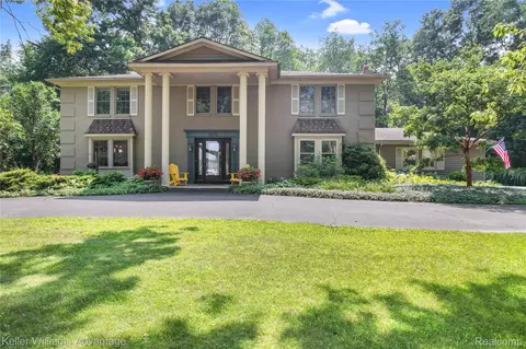 7675 Morningstar Ct, Village Of Clarkston, MI 48348