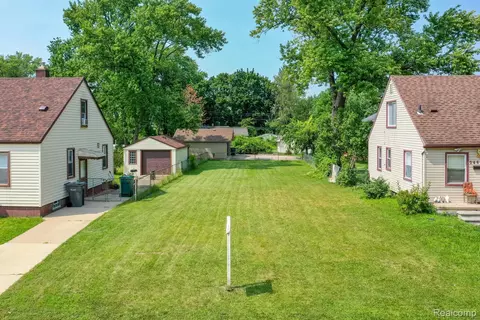 24628 Cooke St, Dearborn, MI 48124