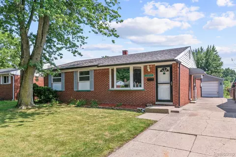 38023 Castle Dr, Romulus, MI 48174