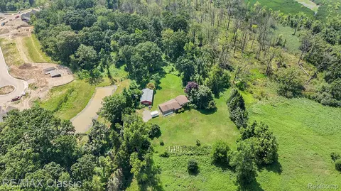 26003 N Dixboro Rd, Green Oak, MI 48178