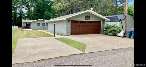 202 Mcdonald Dr, Markey, MI 48629