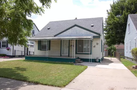 13371 Walnut St, Southgate, MI 48195