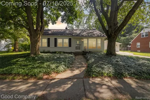 15694 Edington St, Livonia, MI 48154