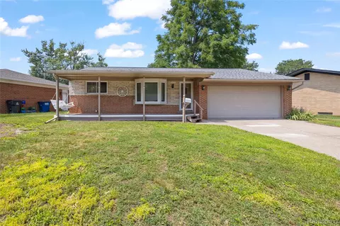 6695 Chirrewa St, Westland, MI 48185