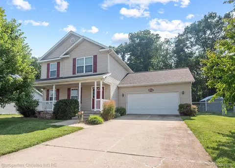 4936 Pine Hill Dr, Potterville, MI 48876