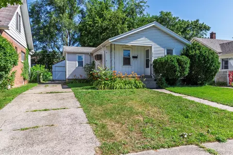 420 W Browning Ave, Hazel Park, MI 48030