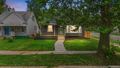 8404 Patton St, Detroit, MI 48228