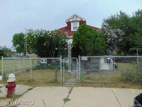 12938 Mitchell St, Hamtramck, MI 48212