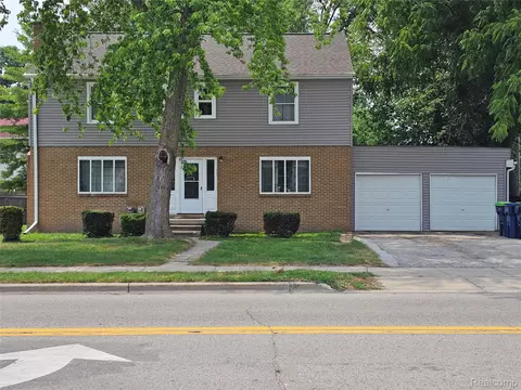 705 N Trumbull St, Bay City, MI 48708