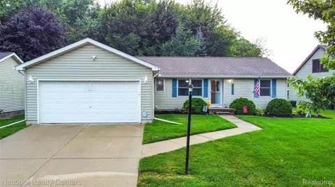 45933 Brookside North Dr, Macomb, MI 48044