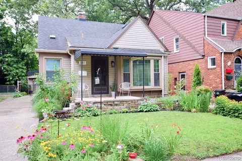 381 W Chesterfield St, Ferndale, MI 48220