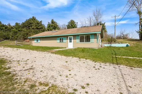 1734 Frankfort Hwy, Frankfort, MI 49635