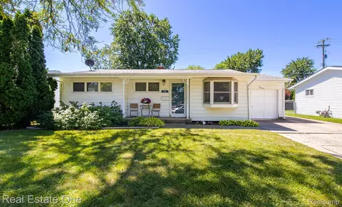 418 Balsam Dr, Davison, MI 48423