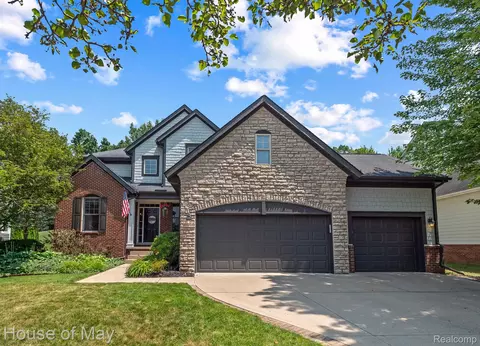 6066 Strawberry Cir, Commerce, MI 48382