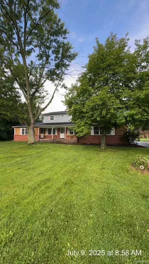 7335 N Linden Rd, Mount Morris, MI 48458