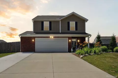 4159 Woodchuck Ln, Swartz Creek, MI 48473