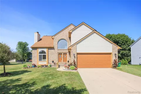 7026 Belle Pointe Dr, Van Buren, MI 48111