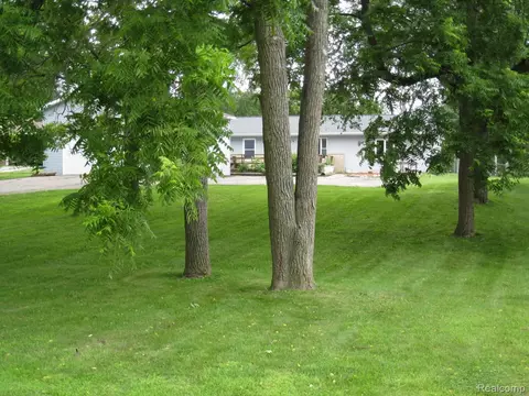 4500 Pommore, Milford, MI 48380