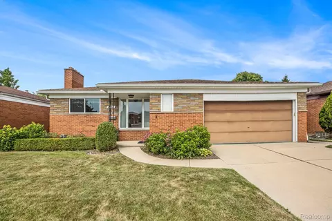 27565 Cosgrove Dr, Warren, MI 48092