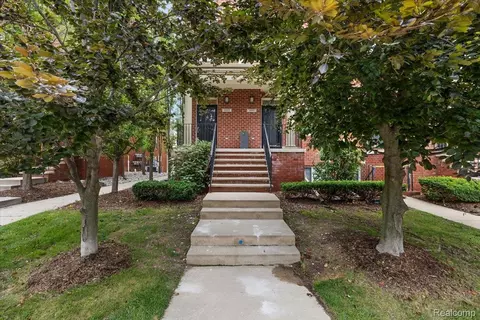 3103 Camden Dr, Troy, MI 48084