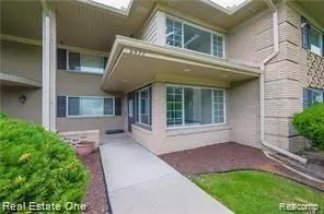 2377 Walton Blvd #15, Rochester Hills, MI 48309