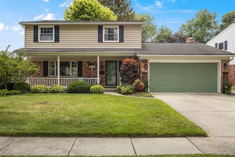 34919 Grove Dr, Livonia, MI 48154