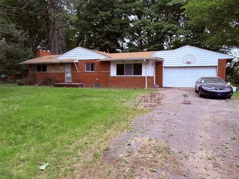 25240 Muerland Rd, Southfield, MI 48033