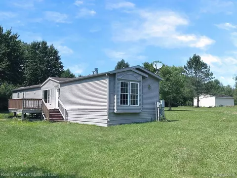10392 Jeddo Rd, Greenwood, MI 48006