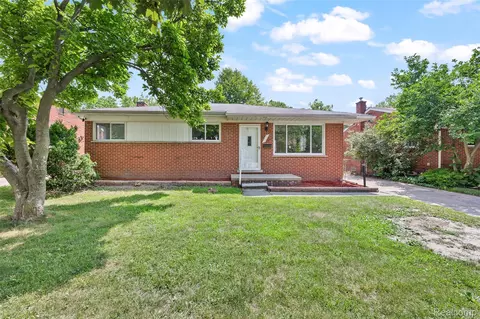 8630 N Evangeline St, Dearborn Heights, MI 48127