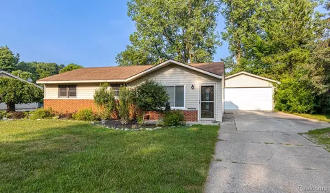 1573 Zarieda St, Ortonville, MI 48462