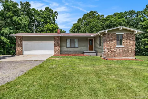 1516 Ray Rd, Mundy, MI 48430