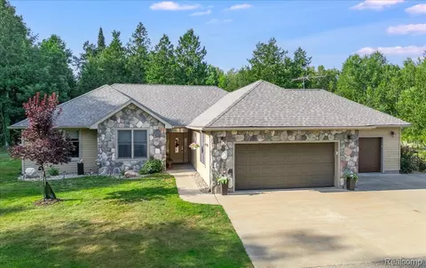 3428 Simon Dr, West Branch, MI 48661