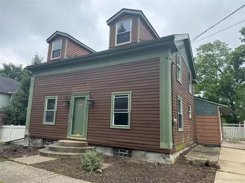24499 Martindale Rd, South Lyon, MI 48178