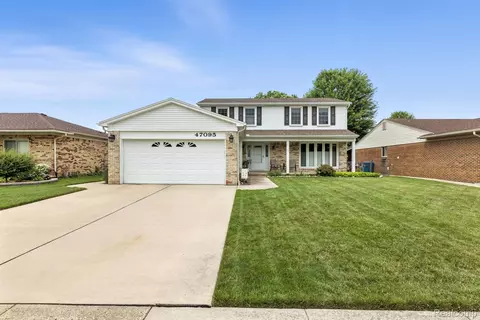 47095 Corbett Ct, Macomb, MI 48044