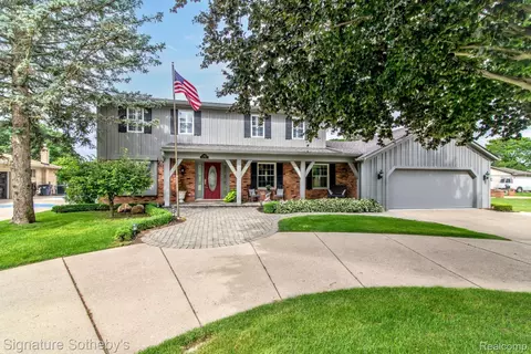 1840 Lyster Ct, Troy, MI 48085