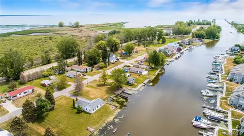 1840 S Riverside Dr, Au Gres, MI 48703 photo 2