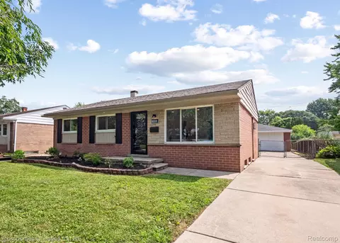 14900 Cavell St, Livonia, MI 48154