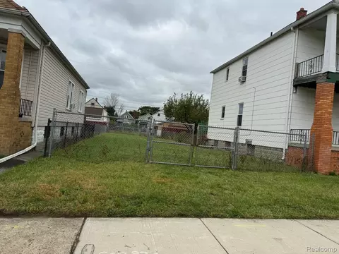 12133 Fleming St, Hamtramck, MI 48212