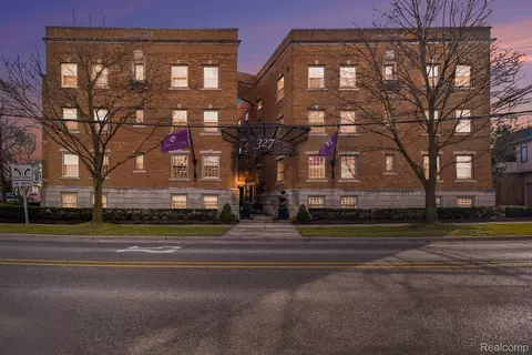 327 Southfield Rd #18, Birmingham, MI 48009