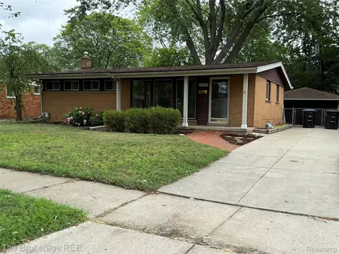 9248 Idaho St, Livonia, MI 48150