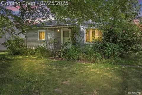 29622 W Huron River Dr, Huron, MI 48134